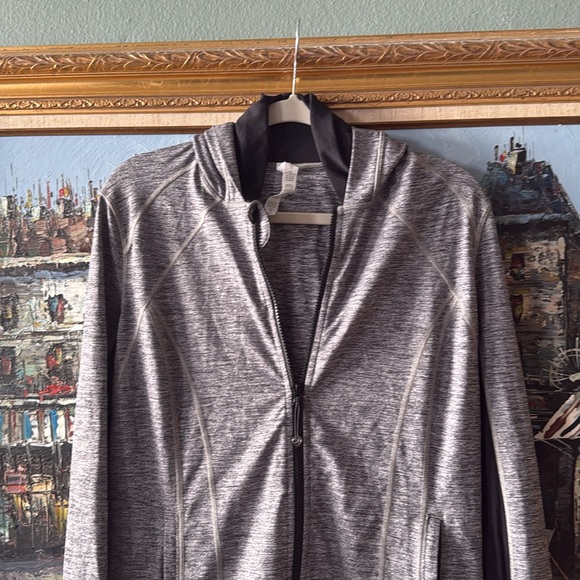 NWT lululemon daily practice jacket size 12 - Picture 6 of 9